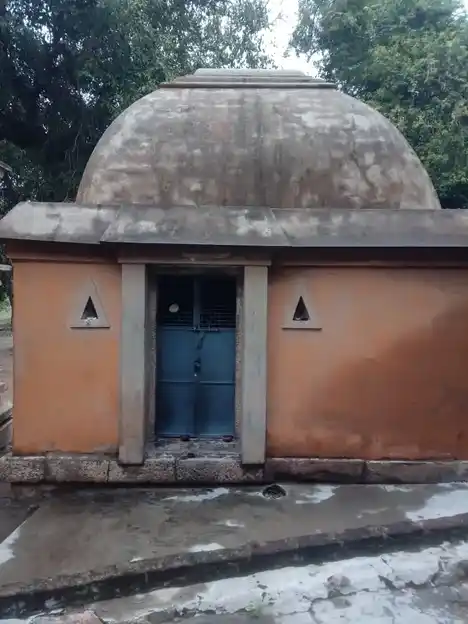 Arulmigu Devanathaswamy Temple, Devarmalai, Thirumayam Taluk - 622422 அருள்மிகு தேவநாதசுவாமி திருக்கோயில், தேவர்மலை, திருமயம் வட்டம் - 622422, Pudukkottai - Ancient Temple Architecture and History Image 4