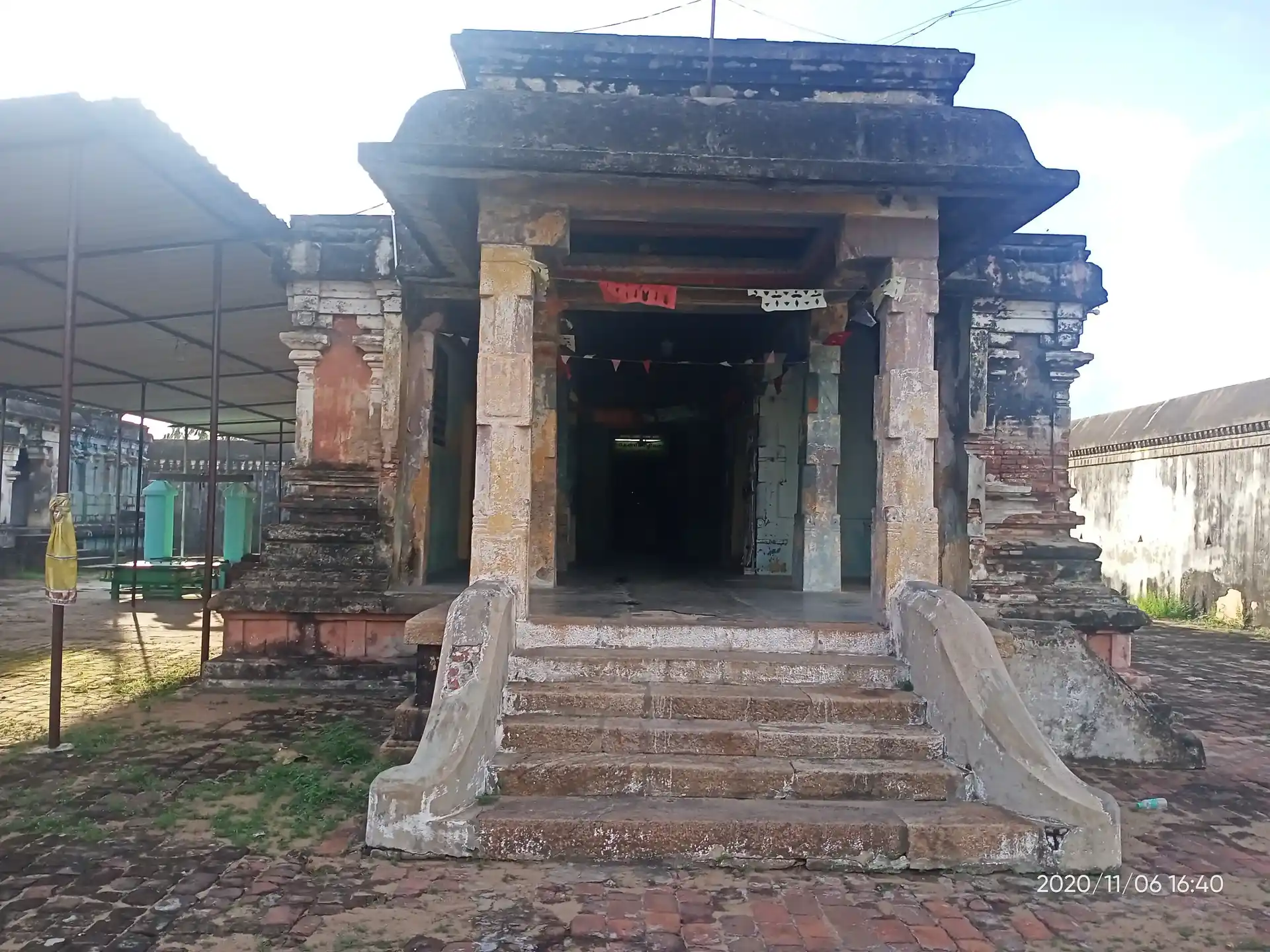 Arulmigu Devapureeswaraswamy Temple, Thevur - 611109 Temple