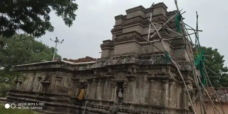 Arulmigu Devarajaperumal Temple, Ulagaapuram - 604154 அருள்மிகு தேவராஜப்பெருமாள் திருக்கோயில், Ulagaapuram - 604154, Viluppuram - Ancient Temple Architecture and History Image 4