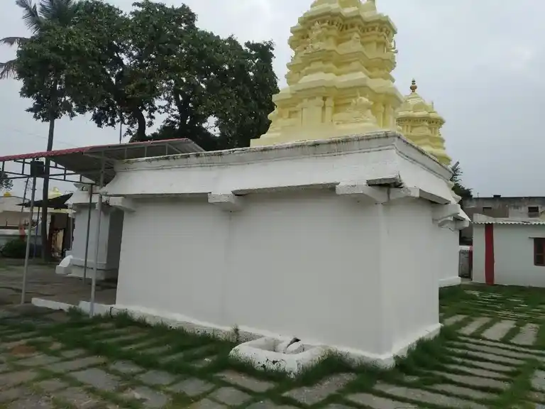 Arulmigu Devarajaswamy Temple, Therpet, Denkanikottai - 635107 Arulmigu Devarajaswamy Temple, Therpet, Denkanikottai - 635107, Krishnagiri - Ancient Temple Architecture and History Image 3