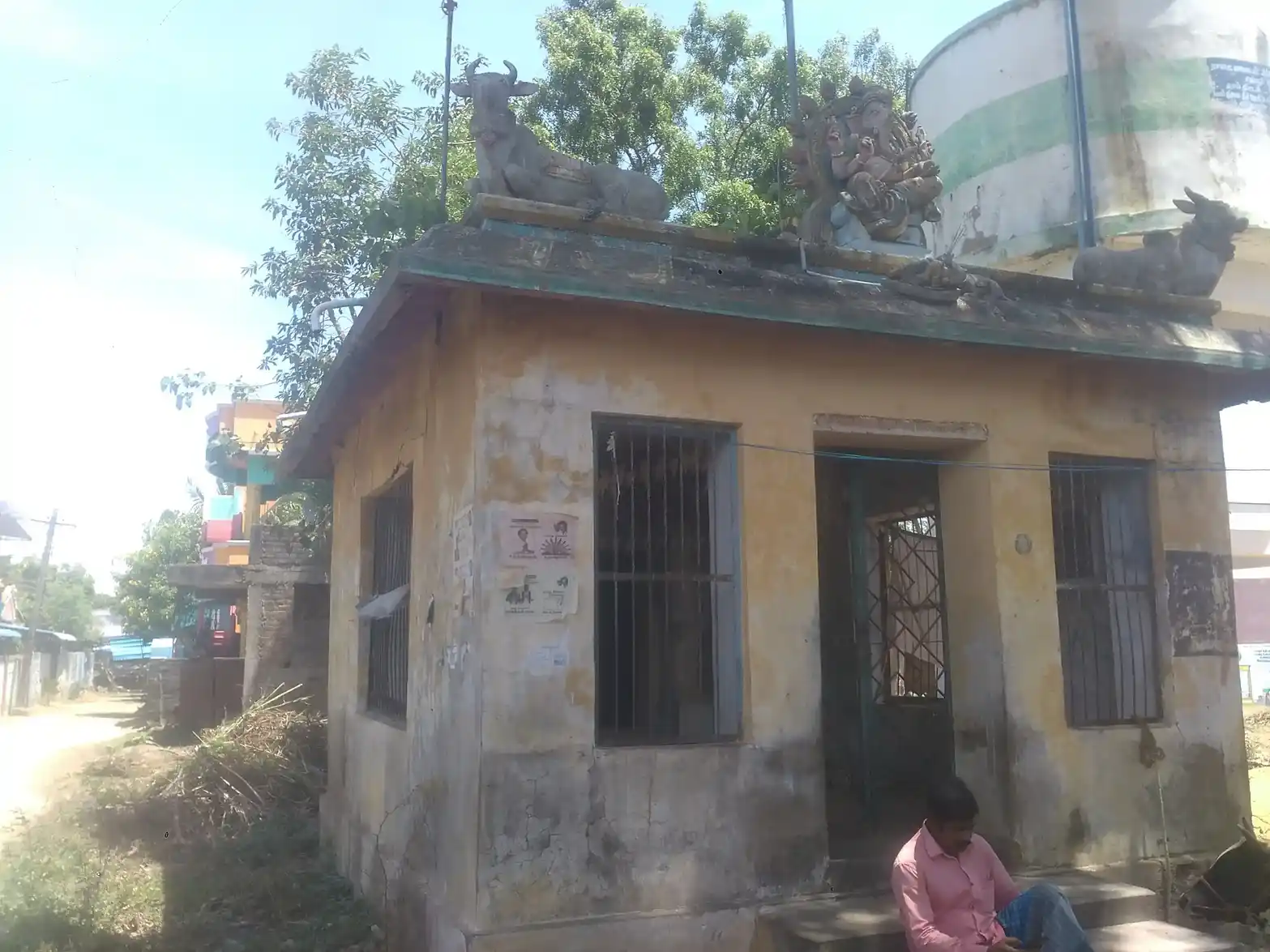 Arulmigu Devaranapillaiyar Temple, Thevur - 611109 Temple