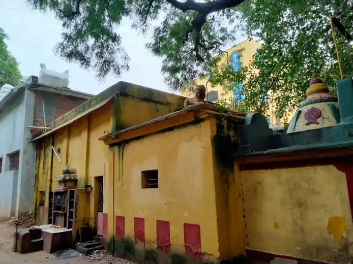 Arulmigu Devi Bhavaniputhiamman Temple, Near Street, Kavaraipettai - 601201