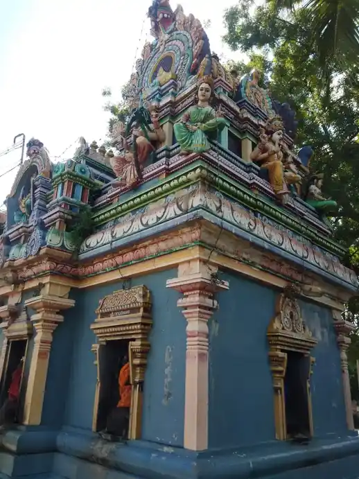 Arulmigu Devi Karumaariyamman Temple, Nalvarkoilpettai, Thirukalukundram - 603109 அருள்மிகு தேவி கருமாரியம்மன் திருக்கோயில், Nalvarkoilpettai, Thirukalukundram - 603109, Chengalpattu - Ancient Temple Architecture and History Image 2