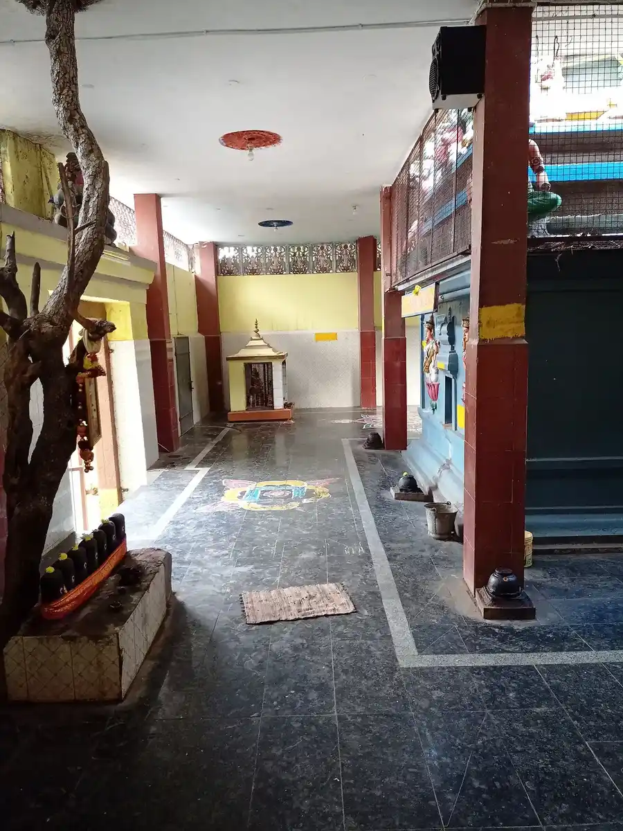 Arulmigu Devi Karumariamman Temple, Saidapet, Vellore - 632012 அருள்மிகு தேவி கருமாரியம்மன் திருக்கோயில், சைதாப்பேட்டை, வேலூர் - 632012, Vellore - Ancient Temple Architecture and History Image 4