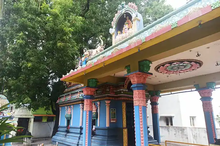Arulmigu Devi Karumariyamman Temple, Veppangal - 635809 அருள்மிகு தேவி கருமாரியம்மன் திருக்கோயில், வேப்பங்கால் - 635809, Vellore - Ancient Temple Architecture and History Image 3