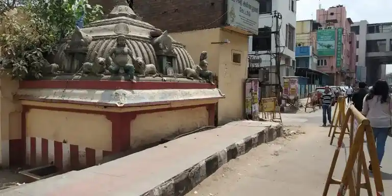Arulmigu Devi Periyapalayathamman Temple, Vadapalani, Chennai - 600026 அருள்மிகு தேவி பெரியபாளையத்தம்மன் கோயில், வடபழநி, சென்னை - 600026, Chennai - Ancient Temple Architecture and History Image 3