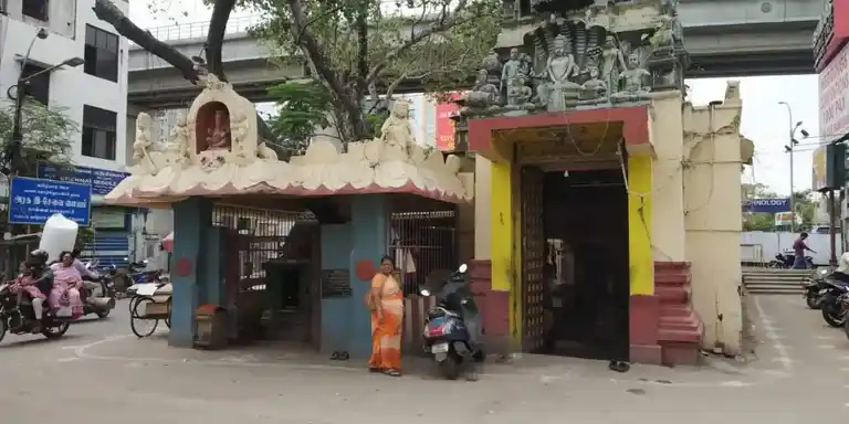 Arulmigu Devi Periyapalayathamman Temple, Vadapalani, Chennai - 600026 அருள்மிகு தேவி பெரியபாளையத்தம்மன் கோயில், வடபழநி, சென்னை - 600026, Chennai - Ancient Temple Architecture and History Image 4