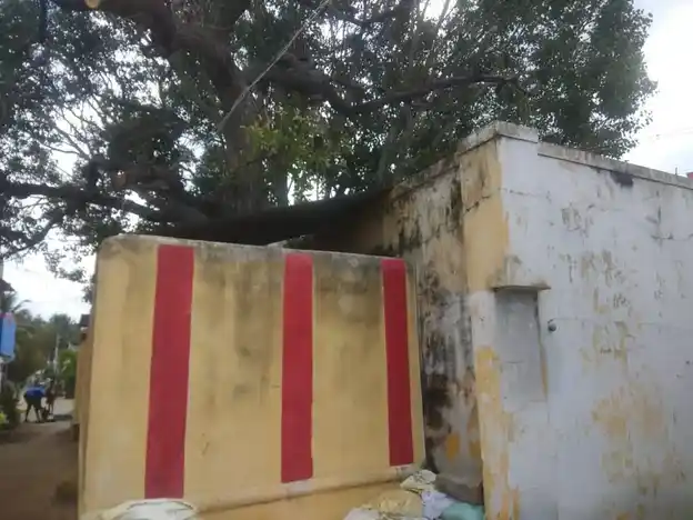 Arulmigu Devikarumariyamman Temple, Indira Nagar Tirupattur - 635601 அருள்மிகு தேவி கருமாரியம்மன் திருக்கோயில், இந்திரா நகர் திருப்பத்தூர் - 635601, Thirupathur - Ancient Temple Architecture and History Image 3