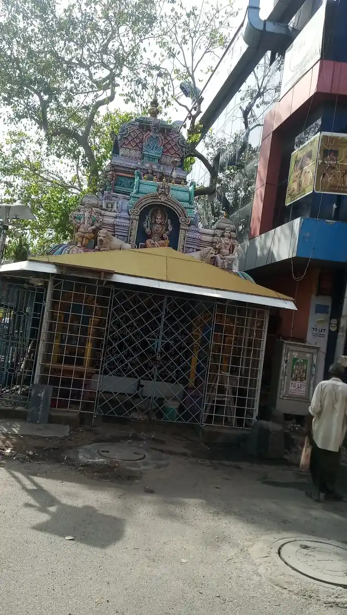Arulmigu Dhandu Mari Amman Temple, Mandaveli, Chennai - 600028 அருள்மிகு ஸ்ரீமத் தண்டுமாரியம்மன் திருக்கோயில், மந்தவெளி, சென்னை - 600028, Chennai - Ancient Temple Architecture and History Image 3