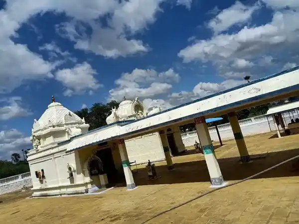 Arulmigu Dhanthontreeshwarar Temple, Molipalli - 637201 அருள்மிகு தான்தோன்றீஸ்வரர் திருக்கோயில், Molipalli - 637201, Namakkal - Ancient Temple Architecture and History Image 2