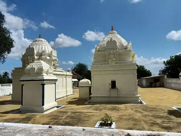 Arulmigu Dhanthontreeshwarar Temple, Molipalli - 637201 அருள்மிகு தான்தோன்றீஸ்வரர் திருக்கோயில், Molipalli - 637201, Namakkal - Ancient Temple Architecture and History Image 3