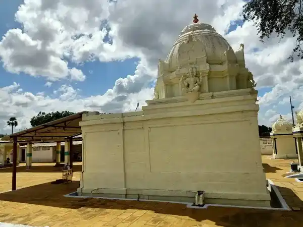 Arulmigu Dhanthontreeshwarar Temple, Molipalli - 637201 அருள்மிகு தான்தோன்றீஸ்வரர் திருக்கோயில், Molipalli - 637201, Namakkal - Ancient Temple Architecture and History Image 4