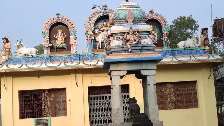 Arulmigu Dharmapureeswarar Temple, V.Kalathoor - 621117 Arulmigu Dharmapureeswarar Temple, V.Kalathoor - 621117, Perambalur - Ancient Temple Architecture and History Image 6