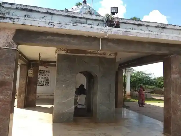 Arulmigu Dharmar Thuropathiamman and Pillaiyar Temple, Vallathirakottai, Alangudi Taluk - 622303
