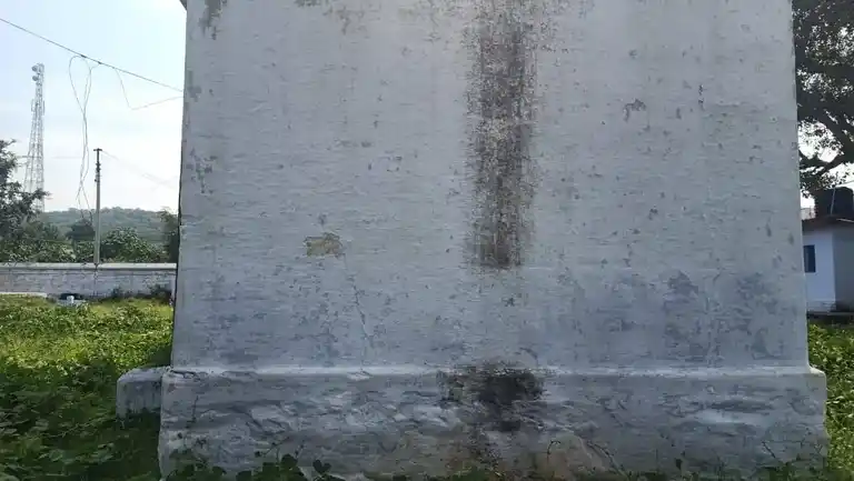 Arulmigu Dharmaraja Drowpadiamman Temple, Erumapatty, Vellar - 636451 அருள்மிகு தர்மராஜா தெரளபதி அம்மன் திருக்கோயில், Erumapatty, Vellar - 636451, Salem - Ancient Temple Architecture and History Image 4