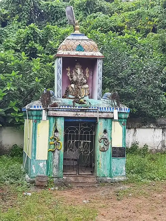 Arulmigu Dharmaraja Sokkanathar Vakaiyara Temple, Poorivakkam - 601102 அருள்மிகு தர்மராஜா சொக்கநாதர் வகையறா திருக்கோயில், பூரிவாக்கம் - 601102, Tiruvallur - Ancient Temple Architecture and History Image 3