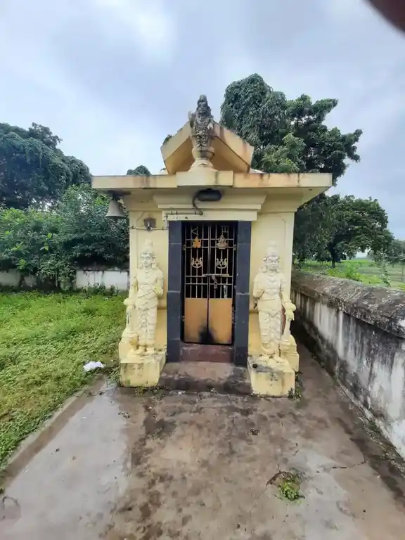 Arulmigu Dharmaraja Sokkanathar Vakaiyara Temple, Poorivakkam - 601102 அருள்மிகு தர்மராஜா சொக்கநாதர் வகையறா திருக்கோயில், பூரிவாக்கம் - 601102, Tiruvallur - Ancient Temple Architecture and History Image 4