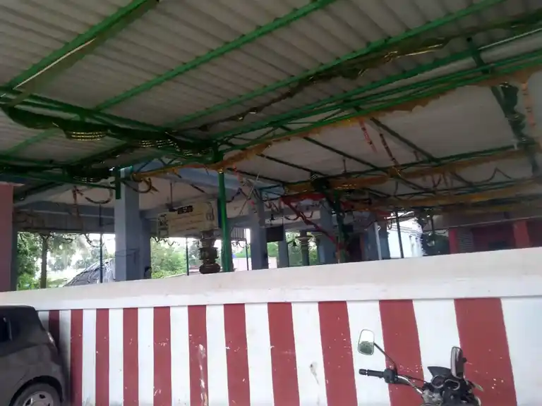 Arulmigu Dharmaraja Temple, Near Street, Thirukandalam - 601202 அருள்மிகு தர்மராஜா திருக்கோயில், Near Street, பல்லவடா - 601202, Tiruvallur - Ancient Temple Architecture and History Image 3