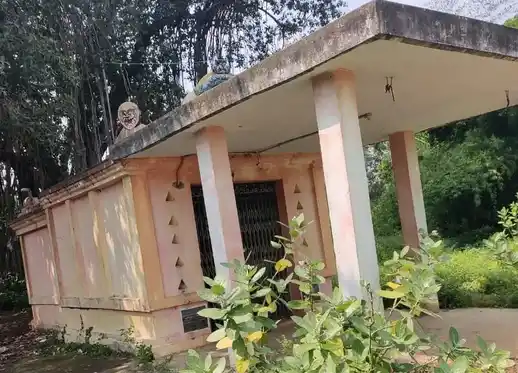 Arulmigu Dharmaraja Throupathiaman Temple, Mlalanthur - 602001 அருள்மிகு ஸ்ரீ தர்மராஜா திரௌபதியம்மன் திருக்கோயில், மள்ளந்தூர் - 602001, Tiruvallur - Ancient Temple Architecture and History Image 4