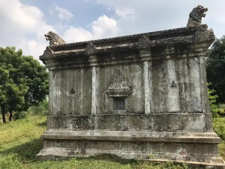 Arulmigu Dharmaraja Throupathiamman Temple, End Of The Village, Vadakkunallur - 601204 அருள்மிகு தர்மராஜா திரௌபதியம்மன் திருக்கோயில், End Of The Village, Vadakkunallur - 601204, Tiruvallur - Ancient Temple Architecture and History Image 3