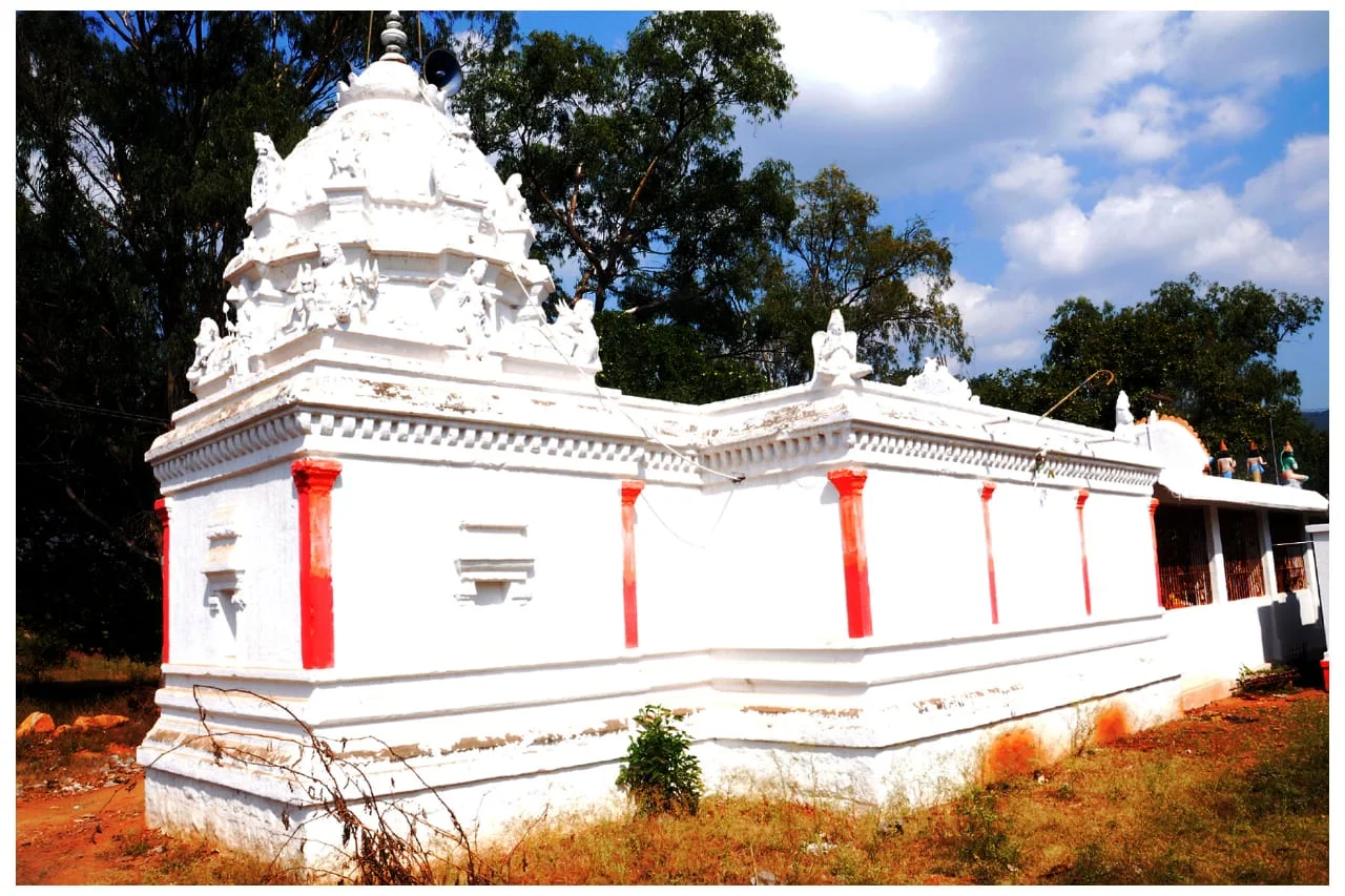 அருள்மிகு தர்மராஜர் மற்றும் திரௌபதியம்மன் திருக்கோயில், குரிசிலாப்பட்டு - 635702 - Main View