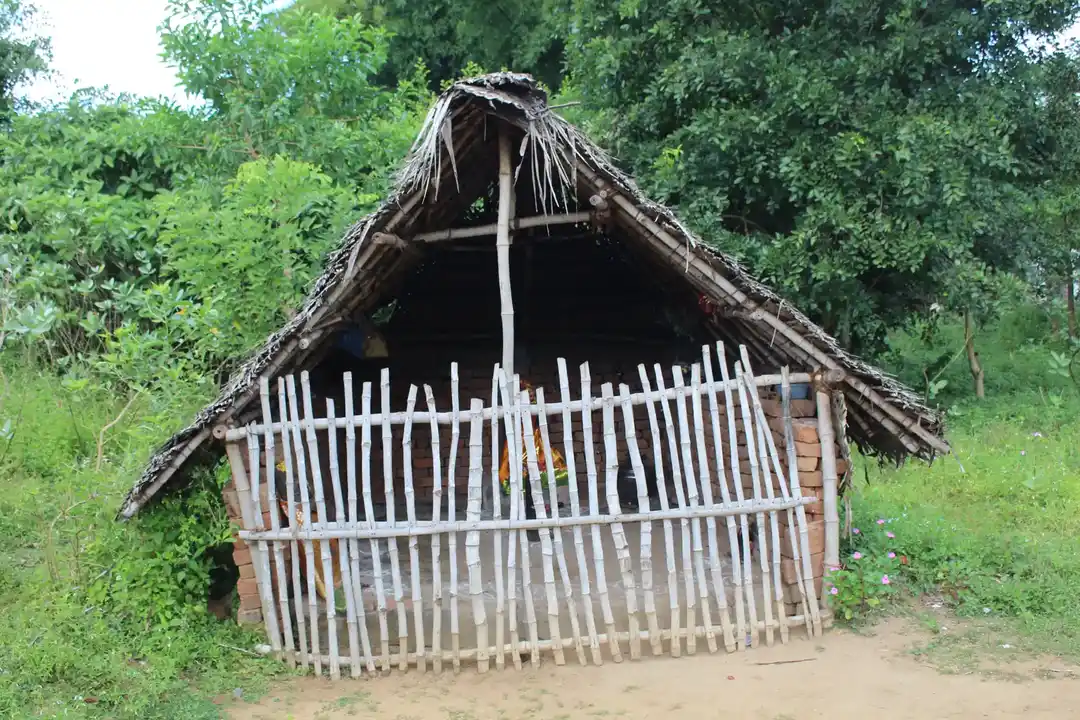 Arulmigu Dharmarajar Dhropathiyamman Temple, Keezhaikadirupu - 612605 அருள்மிகு தர்மராஜா திரௌபதியம்மன் திருக்கோயில், Keezhaikadirupu - 612605, Thanjavur - Ancient Temple Architecture and History Image 2