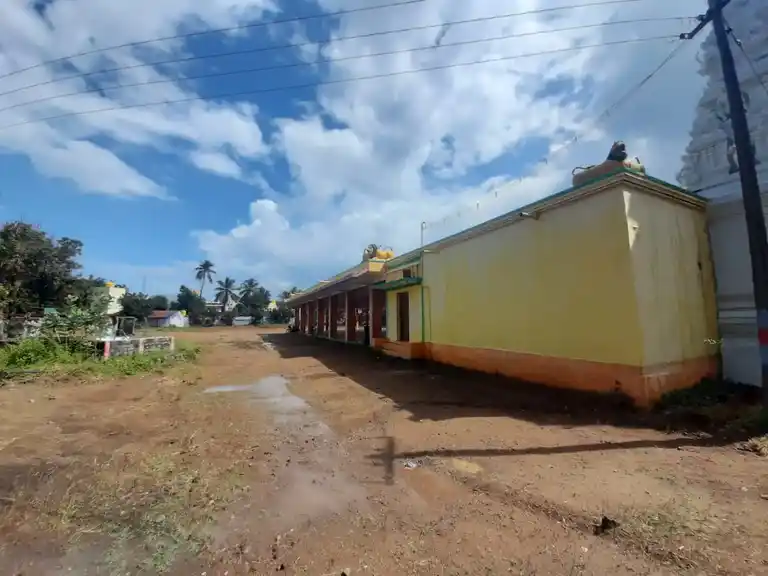 Arulmigu Dharmarajar Drowpathiyamman Temple, Nariyanahalli - 635111 அருள்மிகு தர்மராயர் திருக்கோயில், Nariyanahalli - 635111, Dharmapuri - Ancient Temple Architecture and History Image 3