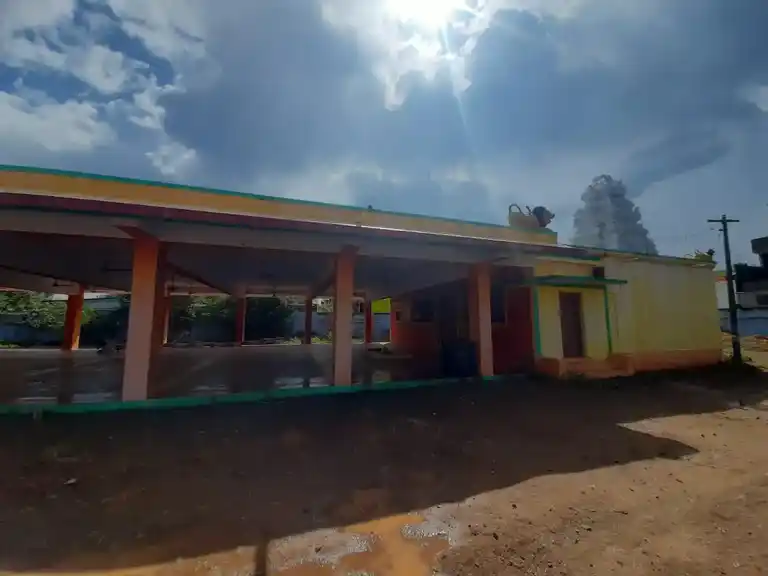 Arulmigu Dharmarajar Drowpathiyamman Temple, Nariyanahalli - 635111 அருள்மிகு தர்மராயர் திருக்கோயில், Nariyanahalli - 635111, Dharmapuri - Ancient Temple Architecture and History Image 5