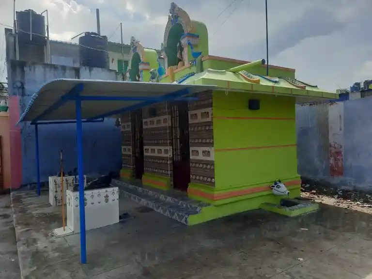 Arulmigu Dharmarajar Drowpathiyamman Temple, Nariyanahalli - 635111 அருள்மிகு தர்மராயர் திருக்கோயில், Nariyanahalli - 635111, Dharmapuri - Ancient Temple Architecture and History Image 8