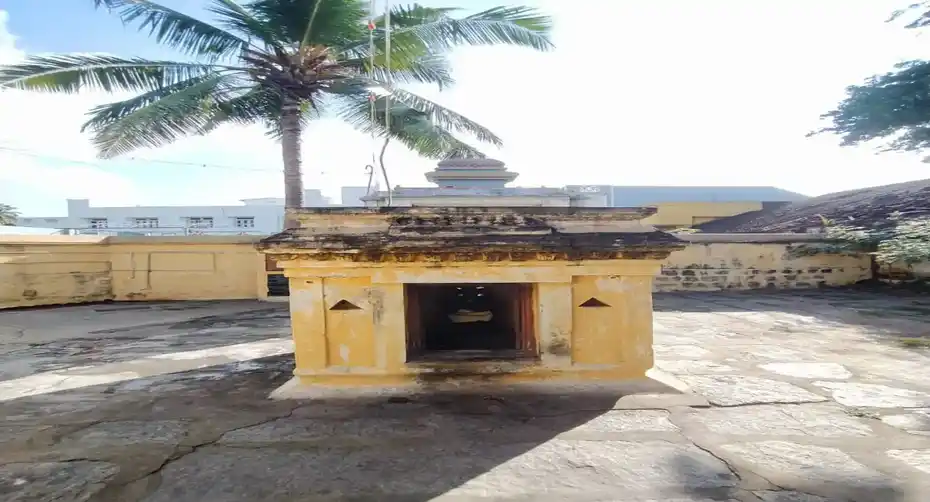 Arulmigu Dharmarajar Koothanadavar and Anandabathma Naba Swami Temple, Anaganallur - 635806 அருள்மிகு தர்மராஜர் கூத்தாண்டவர் மற்றும் அனந்தபத்மநாபசுவாமி திருக்கோயில், அணங்காநல்லூர் - 635806, Vellore - Ancient Temple Architecture and History Image 4