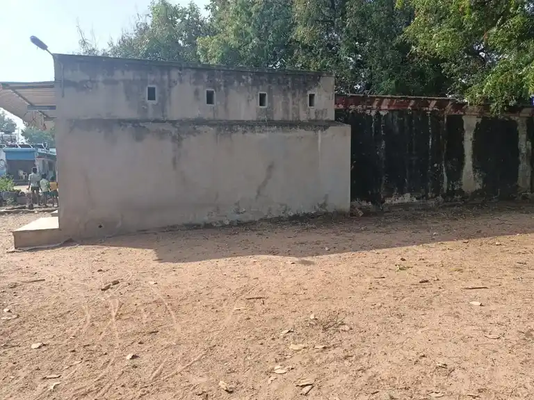 Arulmigu Dharmarajar Pidari Iyyanar Vagaiyara Temple, Veppanatham - 636102 அருள்மிகு தர்மராஜர், பிடாரி, அய்யனார் வகையறா திருக்கோயில், Veppanatham - 636102, Salem - Ancient Temple Architecture and History Image 4