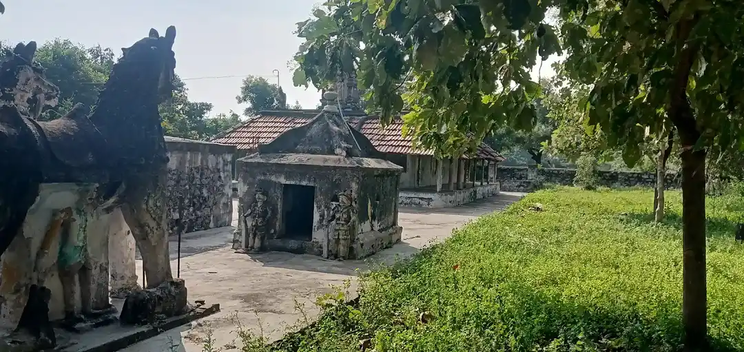 Arulmigu Dharmarajar Temple, Ninnaiyur - 606305