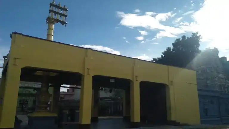 Arulmigu Dharmarajar Temple, Out Side The Village, Perumbakkam - 631402 அருள்மிகு தர்மராஜா திருக்கோயில், Out Side The Village, Perumbakkam - 631402, Tiruvallur - Ancient Temple Architecture and History Image 2