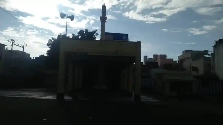 Arulmigu Dharmarajar Temple, Out Side The Village, Perumbakkam - 631402 அருள்மிகு தர்மராஜா திருக்கோயில், Out Side The Village, Perumbakkam - 631402, Tiruvallur - Ancient Temple Architecture and History Image 3