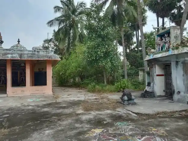 Arulmigu Dharmasastha Temple, Mathirimangalam - 609801 அருள்மிகு தர்மசாஸ்தா திருக்கோயில், மாதிரிமங்கலம், குத்தாலம் வட்டம்., Kuthalam - 609801, Mayiladuthurai - Ancient Temple Architecture and History Image 4