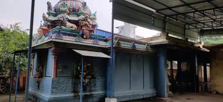 Arulmigu Dhrowpathi And Vazhikattum Pillaiyar Temple, Mamarathumedai, Koranadu - 609001 அருள்மிகு திரௌபதியம்மன் மற்றும் வழிகாட்டும் பிள்ளையார் திருக்கோயில், Mayiladuthurai - 609001, Mayiladuthurai - Ancient Temple Architecture and History Image 4