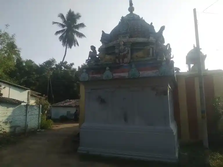 Arulmigu Dhrowpathiamman Temple, Thirukkolakka, Thadaalankoil - 609110 அ/மி.திரௌபதியம்மன் திருக்கோயில், Thirukkolakka, Sirkazhi - 609110, Mayiladuthurai - Ancient Temple Architecture and History Image 2