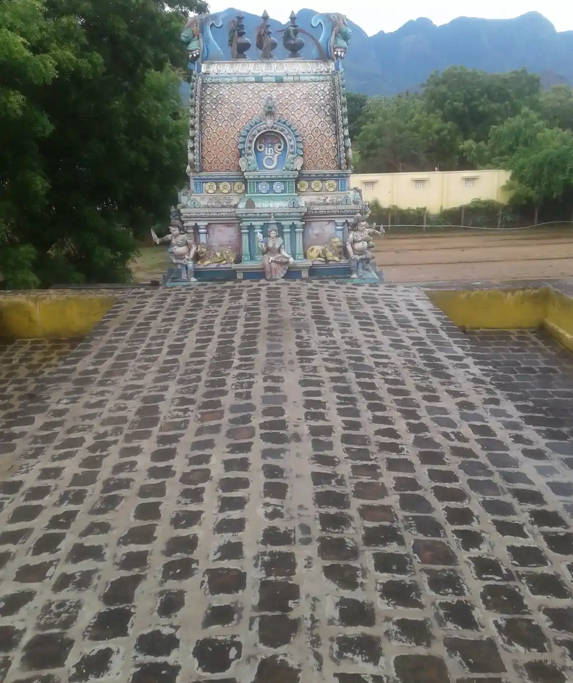 Arulmigu Dhrowpathy Amman Thirukovil, Sivagiri - 627757 Arulmigu Dhrowpathy Amman Thirukovil, Sivagiri - 627757, Tenkasi - Ancient Temple Architecture and History Image 5