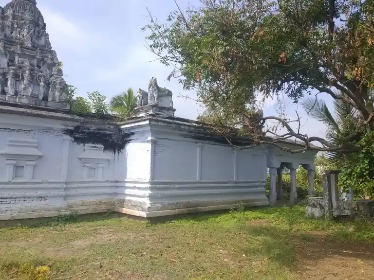 Arulmigu Doddai Palayanur Mariamman Temple, Near Solakottai, Vellolai - 636704 அருள்மிகு தொட்டாய் பழையூர் மாரியம்மன் திருக்கோயில், Near Solakottai, Vellolai - 636704, Dharmapuri - Ancient Temple Architecture and History Image 4