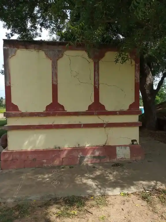 Arulmigu Drowpathiamman And Dharmaraja Temple, Kammalampoondi - 603406 அருள்மிகு திரௌபதியம்மன் மற்றும் தர்மராஜா திருக்கோயில், Kammalampoondi - 603406, Kancheepuram - Ancient Temple Architecture and History Image 4