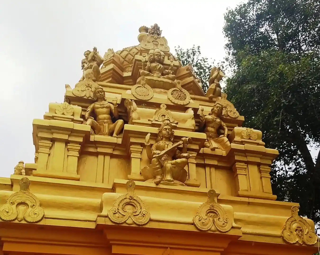 Arulmigu Drowpathiamman Dharmaraja Temple, Latheri - 632202 அருள்மிகு திரௌபதியம்மன் தர்மராஜா திருக்கோயில், லத்தேரி - 632202, Vellore - Ancient Temple Architecture and History Image 4