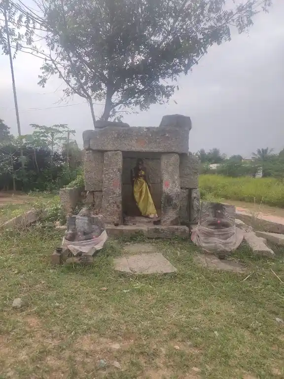 Arulmigu Drowpathiyamman, Aalur - 605757 Arulmigu Drowpathiyamman, Aalur - 605757, Kallakurichi - Ancient Temple Architecture and History Image 3