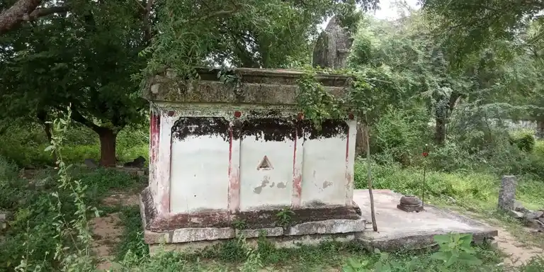 Arulmigu Drowpathiyamman Temple, Maathur Thirukai - 606207 அருள்மிகு திரௌபதியம்மன் திருக்கோயில், Maathur Thirukai - 606207, Viluppuram - Ancient Temple Architecture and History Image 2