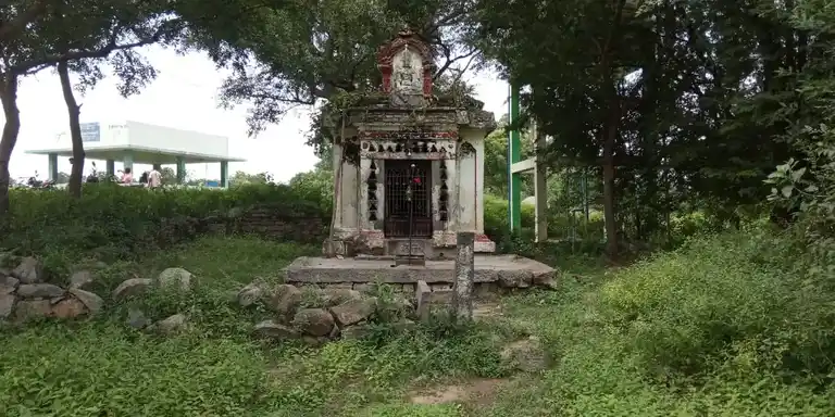 Arulmigu Drowpathiyamman Temple, Maathur Thirukai - 606207 அருள்மிகு திரௌபதியம்மன் திருக்கோயில், Maathur Thirukai - 606207, Viluppuram - Ancient Temple Architecture and History Image 3