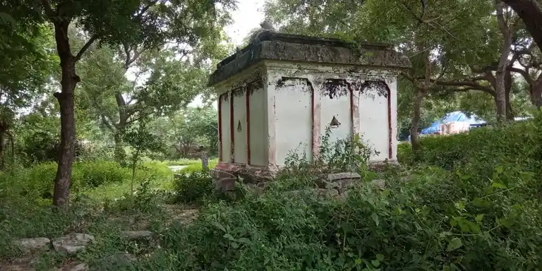 Arulmigu Drowpathiyamman Temple, Maathur Thirukai - 606207 அருள்மிகு திரௌபதியம்மன் திருக்கோயில், Maathur Thirukai - 606207, Viluppuram - Ancient Temple Architecture and History Image 6