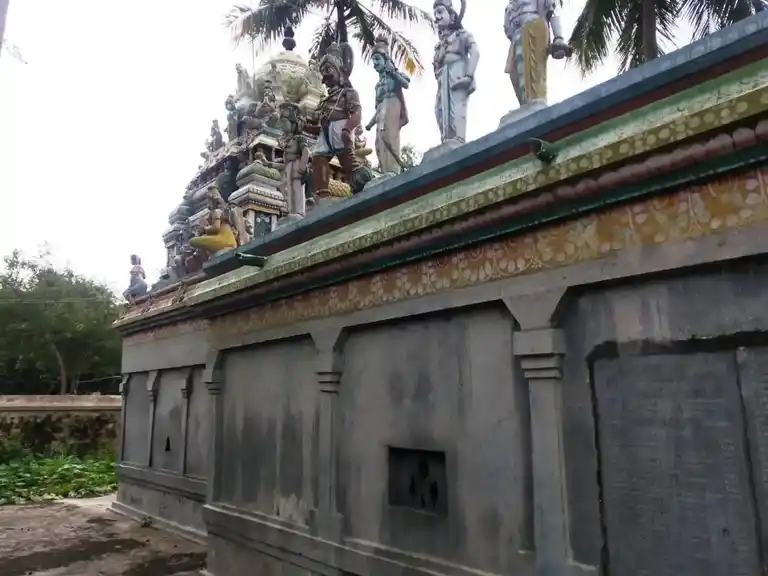 Arulmigu Drowpathiyamman Temple, Vadasiruvallur - 607107 அருள்மிகு திரௌபதியம்மன் திருக்கோயில், Vadasiruvallur - 607107, Kallakurichi - Ancient Temple Architecture and History Image 3