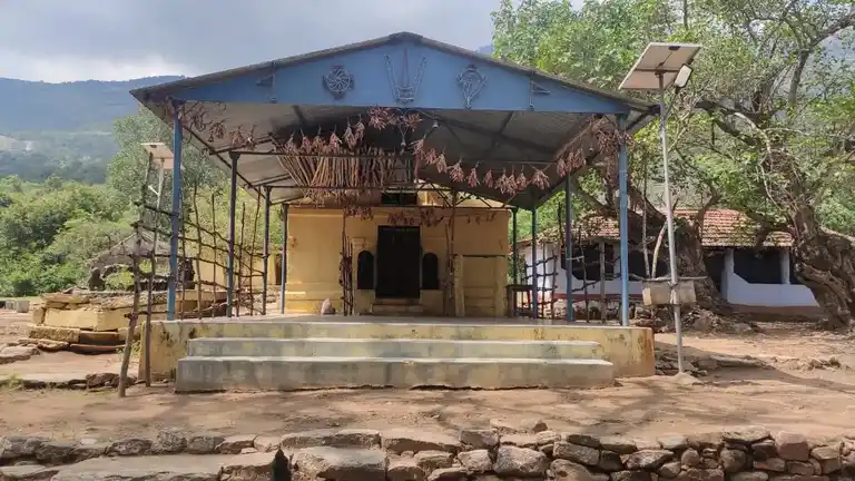 Arulmigu Ealumalai Venkatachalapathi Temple, Manupatti, Udumalpet, Udumalpet - 642112