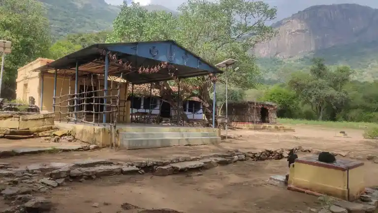 Arulmigu Ealumalai Venkatachalapathi Temple, Manupatti, Udumalpet, Udumalpet - 642112 அருள்மிகு ஏழுமலை வெங்கடாஜலபதி திருக்கோயில், Manupattii Udumalpet, Udumalpet - 642112, Tiruppur - Ancient Temple Architecture and History Image 4