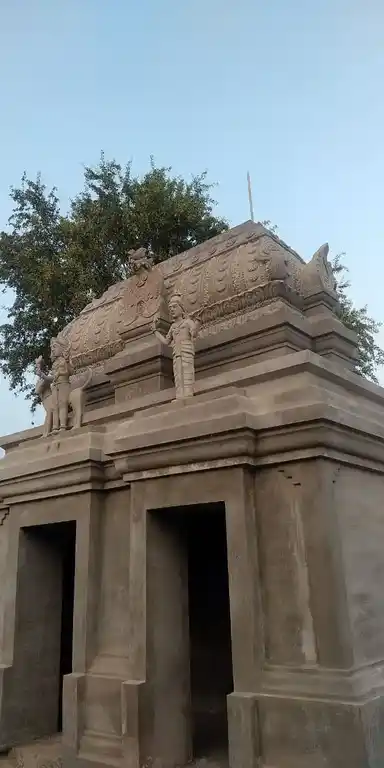 Arulmigu Easwarar Temple, Eravangudi - 621803 அருள்மிகு ஈஸ்வரர் திருக்கோயில், எரவாங்குடி - 621803, Ariyalur - Ancient Temple Architecture and History Image 2