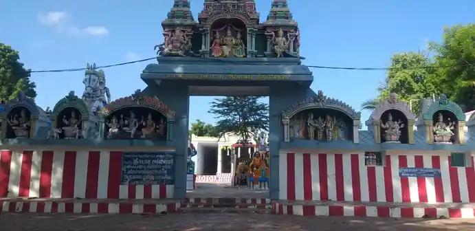 Arulmigu Edadi Ayyanar Temple, Madakulam - 625003